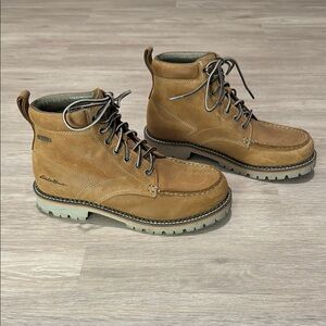 Eddie Bauer Tan Moc-Toe Boots with Rugged Design Size 7.5M/9W
